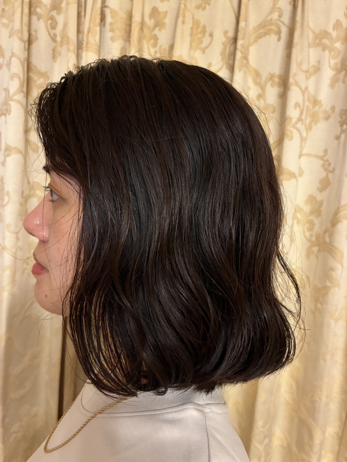 ヘアケア後の横から見たヘアスタイル