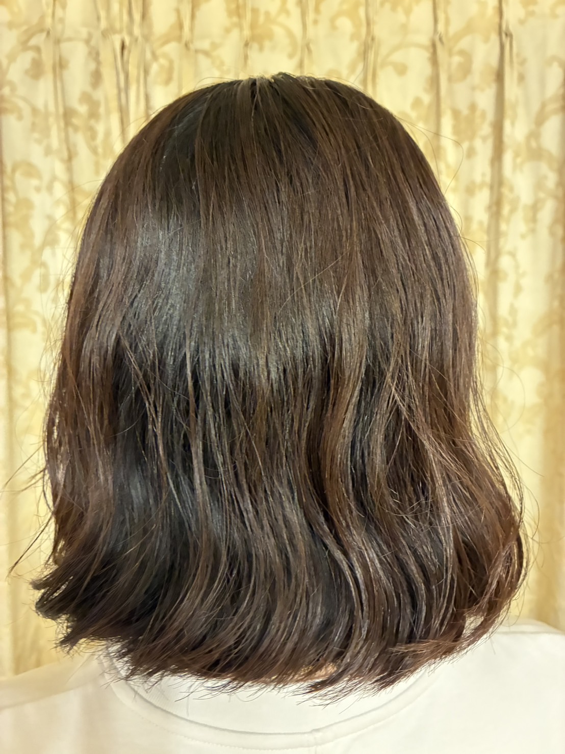 ヘアケア後の後ろから見たヘアスタイル